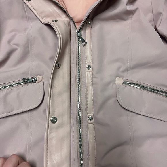 🇨🇦 Pink Women’s Jacket with Faux Fur Hood - Picture 9 of 15